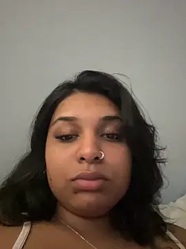 Snapshot of layla_amin chatting on May 17, 8:20 pm layla amin online show from May 17, 8:20 pm