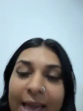 Snapshot of layla_amin chatting on November 2, 1:54 am layla amin online show from November 2, 1:54 am