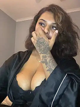 Snapshot of layla_amin chatting on May 31, 6:09 pm layla amin online show from May 31, 6:09 pm