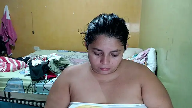 Snapshot of yulieth_bbw chatting on July 9, 1:06 am yulieth bbw online show from July 9, 1:06 am