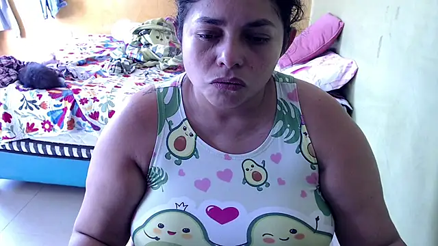 Snapshot of yulieth_bbw chatting on November 18, 2:42 pm yulieth bbw online show from November 18, 2:42 pm