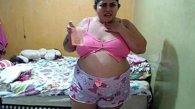 Snapshot of yulieth_bbw chatting on July 2, 12:22 am yulieth bbw online show from July 2, 12:22 am
