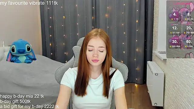 Snapshot of Hot_Mia_ chatting on January 21, 12:29 pm Hot Mia online show from January 21, 12:29 pm