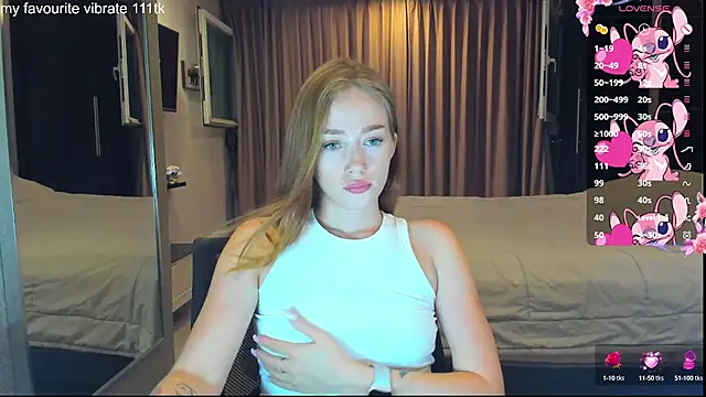 Snapshot of Hot_Mia_ chatting on September 27, 11:49 am Hot Mia online show from September 27, 11:49 am