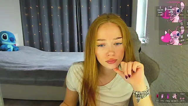 Hot Mia  online show from June 12, 9:07 am