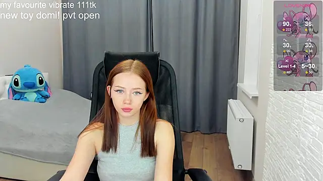 Snapshot of Hot_Mia_ chatting on December 2, 1:52 pm Hot Mia online show from December 2, 1:52 pm
