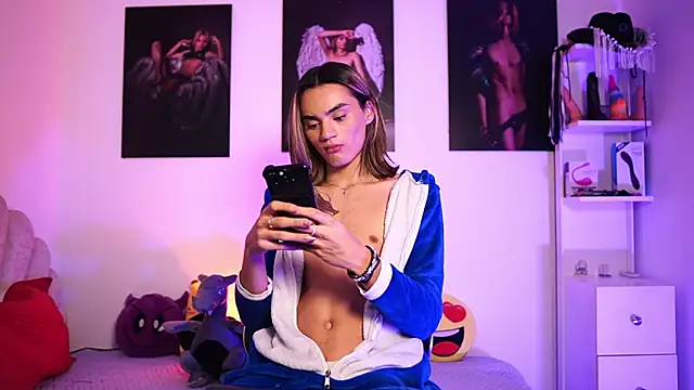 Snapshot of Mikey_Morningstar chatting on January 28, 6:39 pm Mikey Morningstar online show from January 28, 6:39 pm