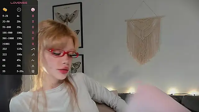 boobsybootie online show from May 31, 9:15 pm