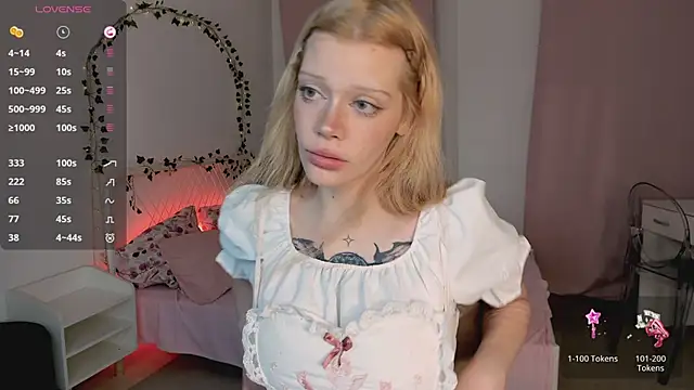Snapshot of boobsybootie chatting on July 5, 8:59 pm boobsybootie online show from July 5, 8:59 pm