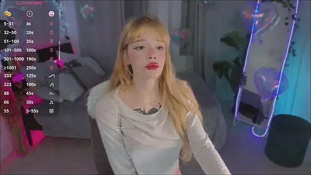 Snapshot of boobsybootie chatting on February 9, 7:56 pm boobsybootie online show from February 9, 7:56 pm