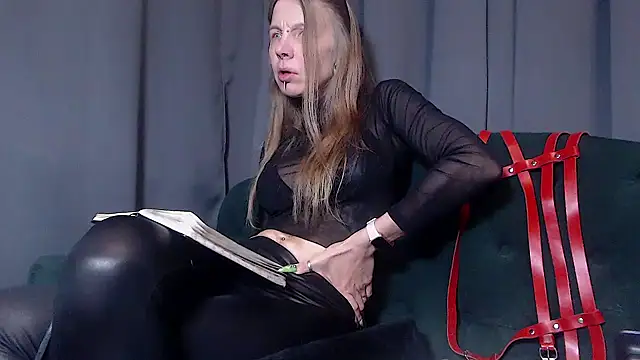 Snapshot of alexandra_zaryanova chatting on June 16, 8:58 am alexandra zaryanova online show from June 16, 8:58 am