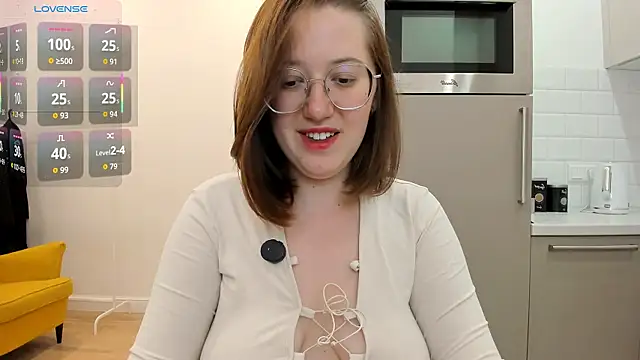 Snapshot of Charmy_Gracy chatting on June 19, 8:42 am Charmy Gracy online show from June 19, 8:42 am