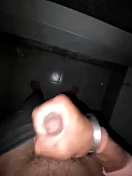 Snapshot of breejs chatting on December 17, 2:55 pm breejs online show from December 17, 2:55 pm