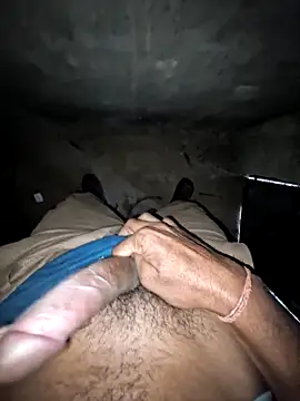 Snapshot of breejs chatting on December 2, 2:23 am breejs online show from December 2, 2:23 am