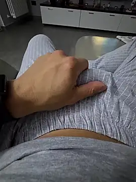 kekko-1982 online show from April 12, 8:12 pm