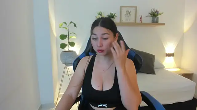 bella 99  online show from May 28, 11:27 am