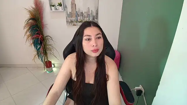 Snapshot of bella_99_ chatting on February 10, 1:10 pm bella 99 online show from February 10, 1:10 pm