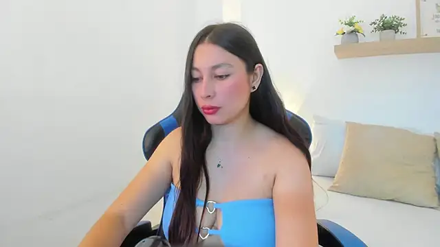 Snapshot of bella_99_ chatting on July 17, 11:51 am bella 99 online show from July 17, 11:51 am