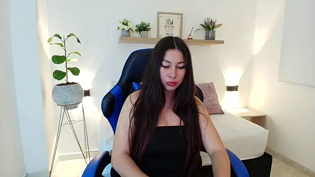 bella 99  online show from April 29, 11:25 am