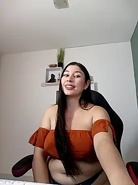 Snapshot of bella_99_ chatting on February 7, 2:47 pm bella 99 online show from February 7, 2:47 pm