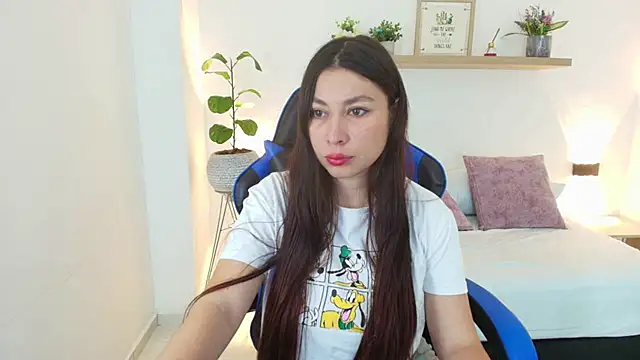 bella 99  online show from May 2, 11:04 am