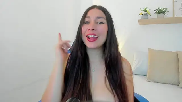 Snapshot of bella_99_ chatting on July 18, 12:14 pm bella 99 online show from July 18, 12:14 pm