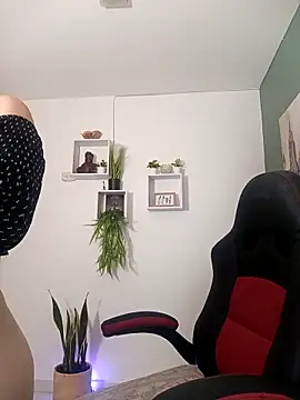 Snapshot of bella_99_ chatting on February 19, 2:55 pm bella 99 online show from February 19, 2:55 pm