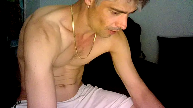 houseofbrats online show from July 1, 11:38 pm