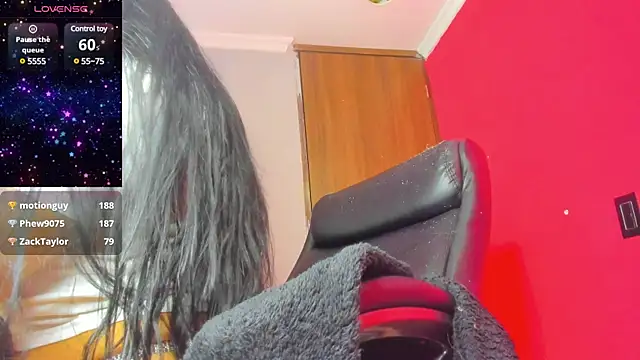 Snapshot of Pocahontas_d chatting on January 3, 4:00 am Pocahontas d online show from January 3, 4:00 am