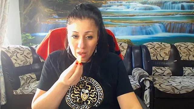 MoistMady online show from February 25, 1:33 pm