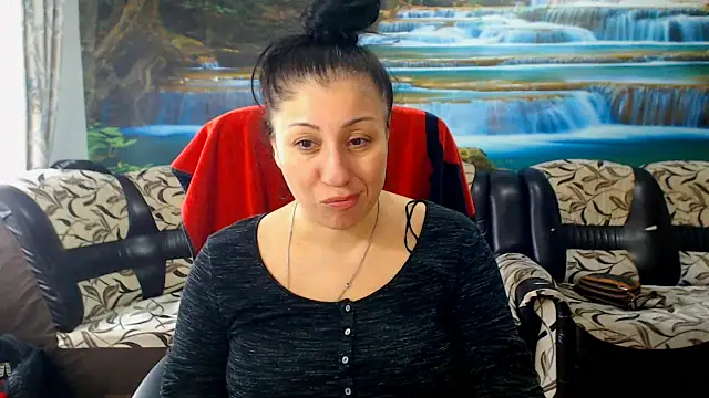 MoistMady online show from March 20, 6:25 am
