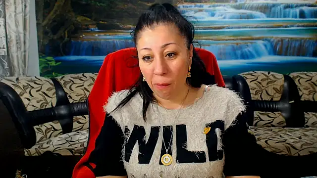 MoistMady online show from April 3, 3:35 am