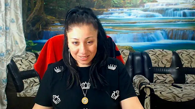 MoistMady online show from April 14, 8:36 pm