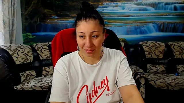 MoistMady online show from March 31, 5:31 am