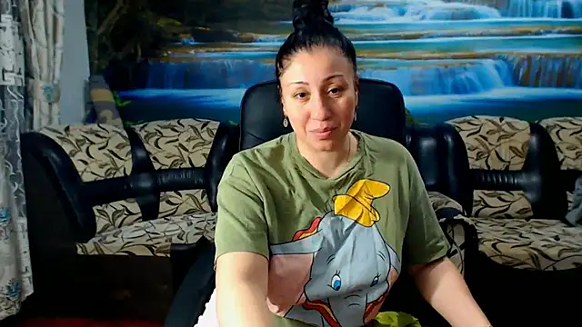 Snapshot of MoistMady chatting on March 1, 9:26 pm MoistMady online show from March 1, 9:26 pm