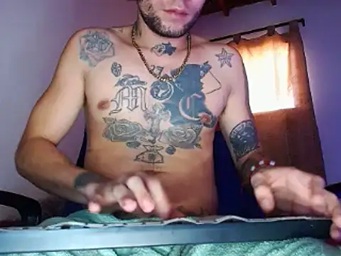 Snapshot of Christian_Stiven1 chatting on February 26, 7:42 pm Christian Stiven1 online show from February 26, 7:42 pm