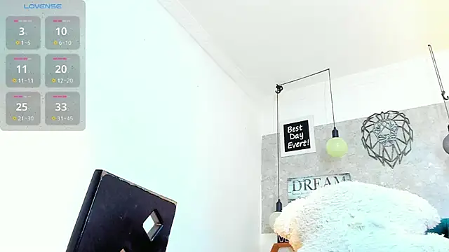 Rebeca xs online show from October 25, 8:35 am