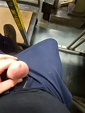 Snapshot of WhiteMeat069 chatting on December 22, 5:01 am WhiteMeat069 online show from December 22, 5:01 am