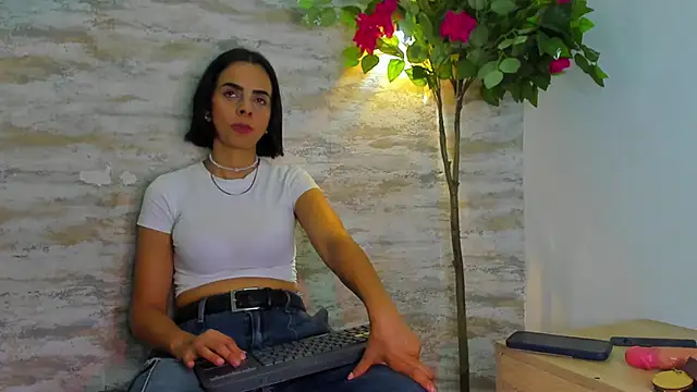 Amelia Myers online show from October 11, 8:10 pm