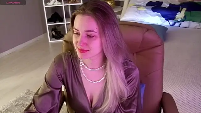 elinanortas online show from October 2, 1:20 am