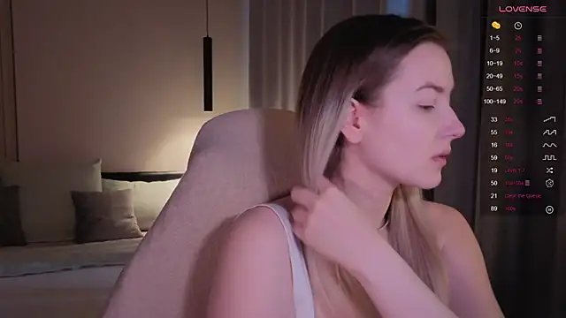 Snapshot of elinanortas chatting on December 19, 5:43 am elinanortas online show from December 19, 5:43 am