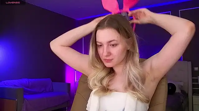 Snapshot of elinanortas chatting on October 25, 1:05 am elinanortas online show from October 25, 1:05 am