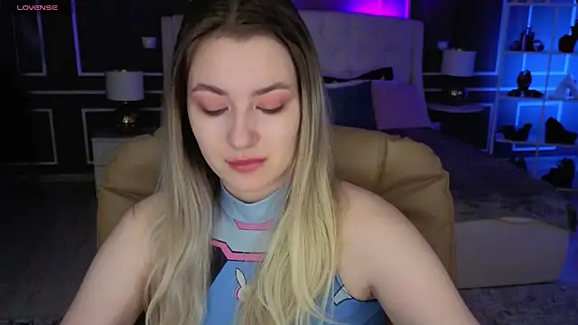 Snapshot of elinanortas chatting on October 27, 1:06 am elinanortas online show from October 27, 1:06 am