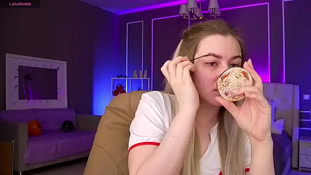 Snapshot of elinanortas chatting on October 30, 1:04 am elinanortas online show from October 30, 1:04 am