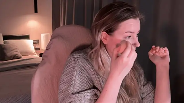 Snapshot of elinanortas chatting on November 29, 2:44 am elinanortas online show from November 29, 2:44 am