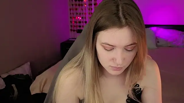 elinanortas online show from April 1, 6:37 am