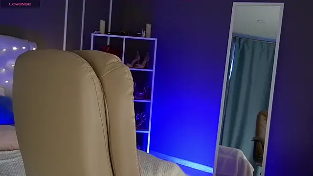 elinanortas online show from March 11, 1:26 am