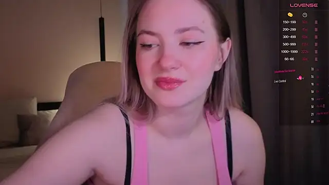 Snapshot of elinanortas chatting on December 22, 5:18 am elinanortas online show from December 22, 5:18 am