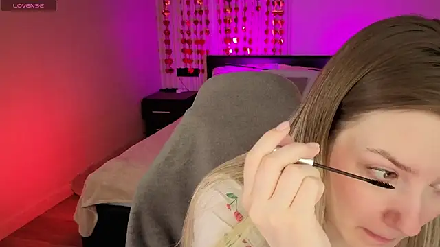 elinanortas online show from March 25, 6:02 am