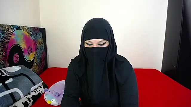 evelyn  salah online show from March 16, 9:28 pm